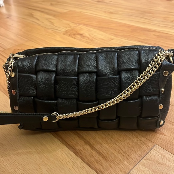 Valentina Fiore Black Woven Leather Gold Studded Handbag Gold Chain Strap bag - Picture 3 of 16
